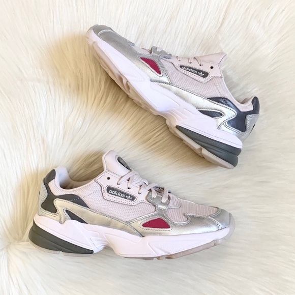 adidas falcon woman
